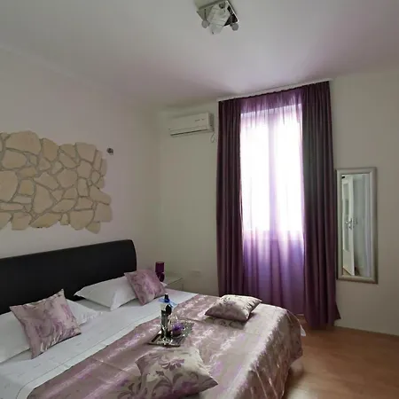 Πανσιόν And With Wifi - 18909 3*